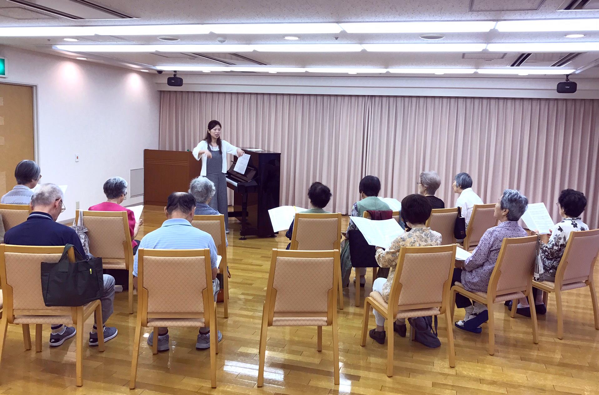 ヴィンテージ・ヴィラ横須賀、歌の発表会に向けた合唱練習を行いましたの画像